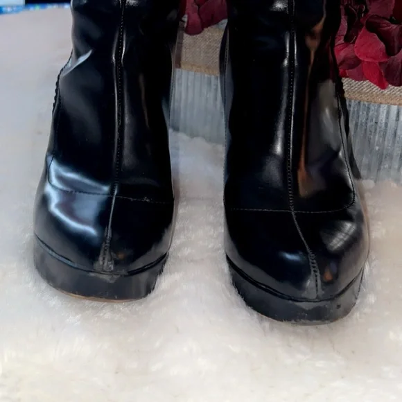 GUCCI Patent Leather Platform Boot - Picture 5 of 13
